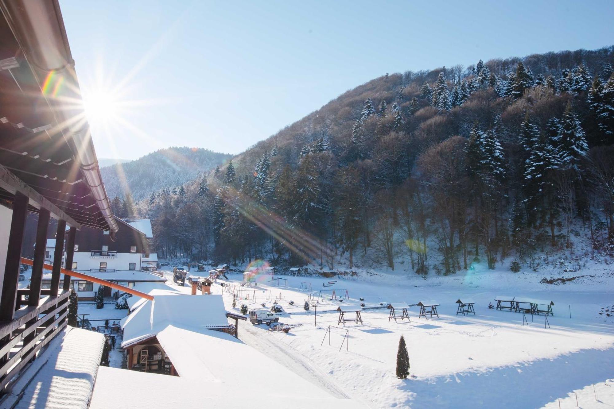 Hotel Miruna Sîmbăta de Sus Exteriör bild