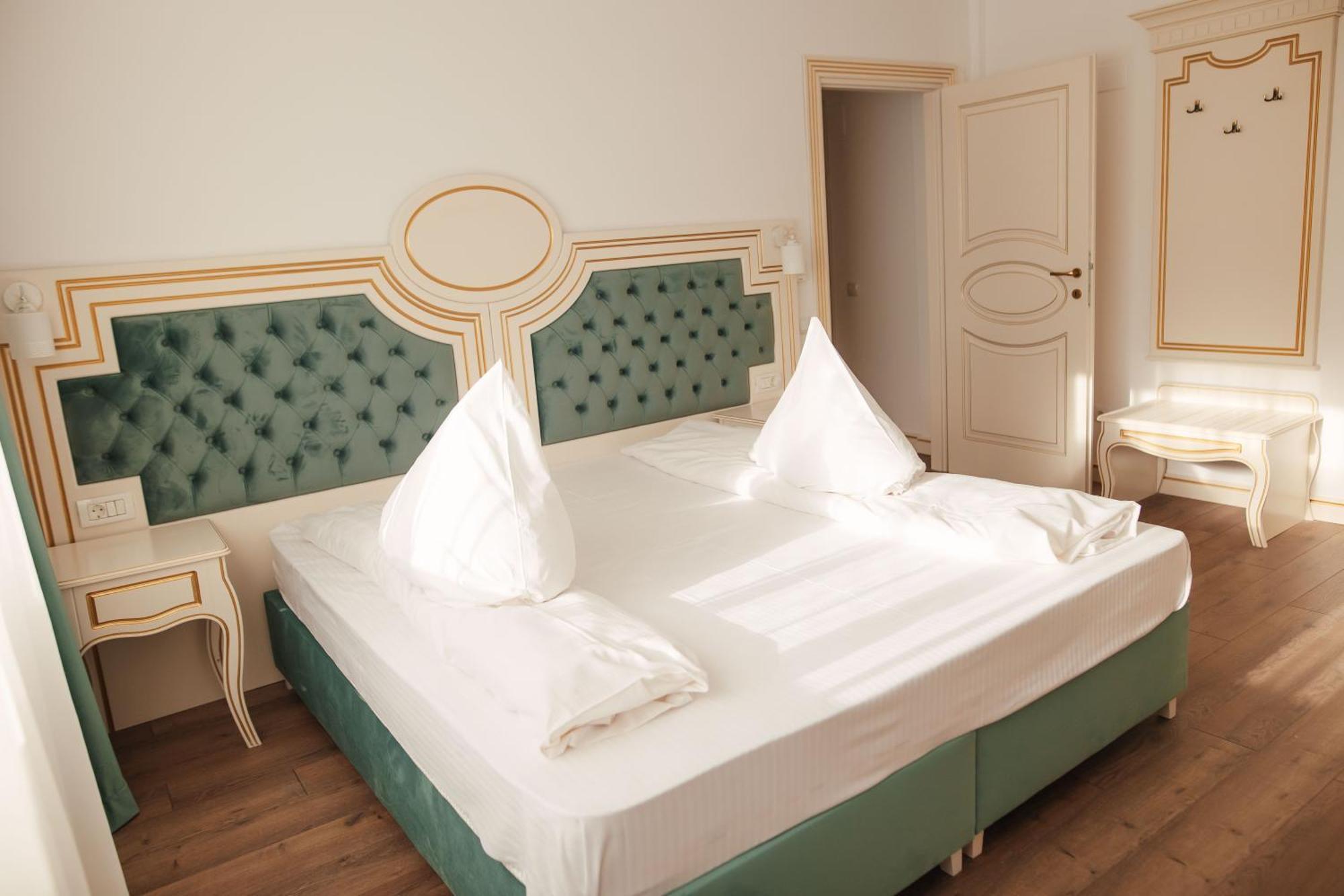 Hotel Miruna Sîmbăta de Sus Exteriör bild